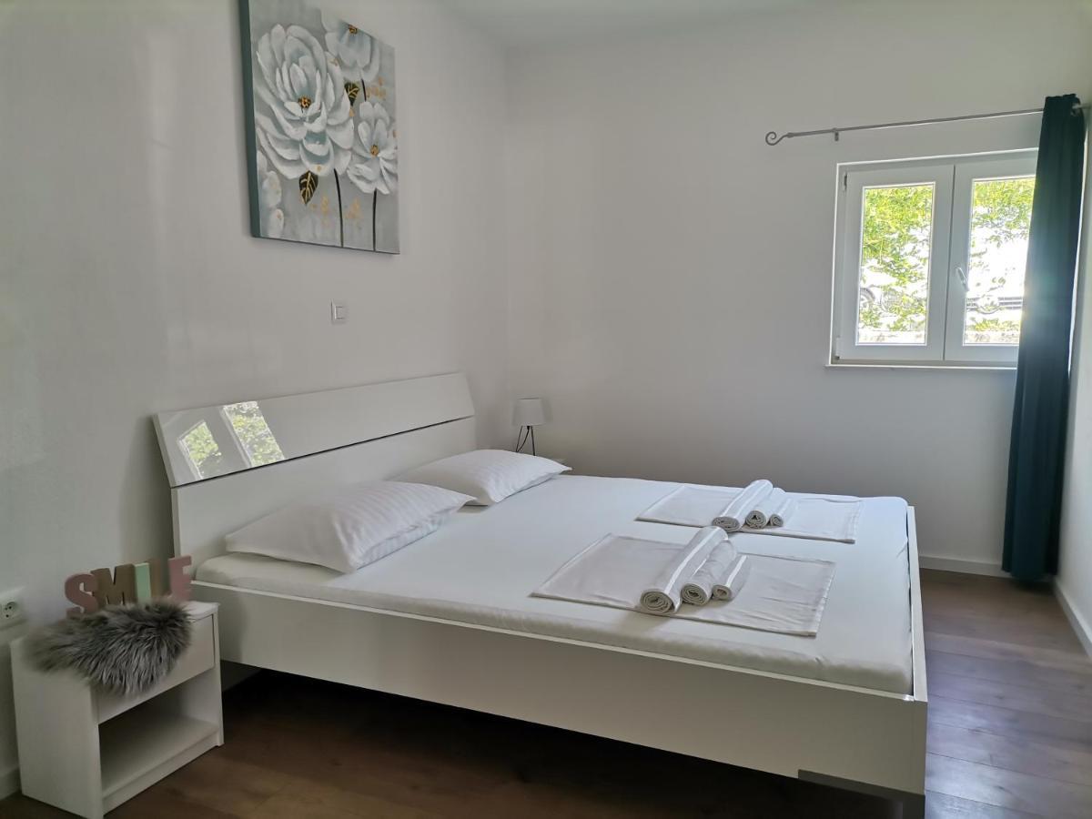 Apartmani Radic Primošten Buitenkant foto